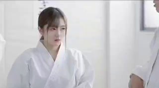 夜宴选妃约个大白美网红妹子直播第二场，丝袜撕裆性感肥臀抬腿抽插猛操，换上OL装网袜热舞再来一炮